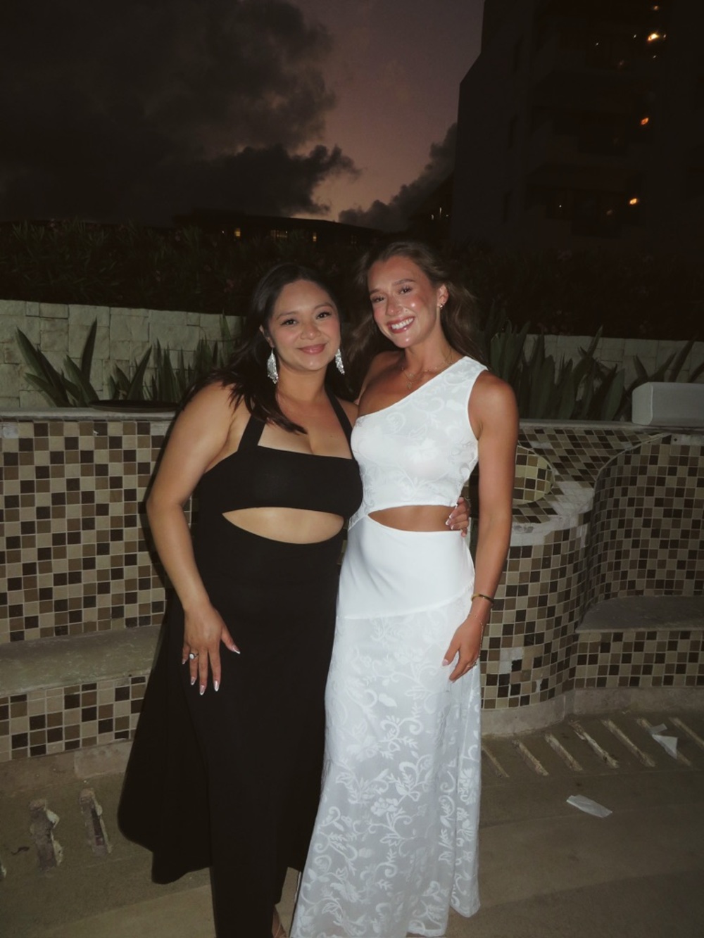 One-Shoulder White Cutout Maxi Dress - Picture 3 of 3